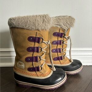 Sorel girls boots